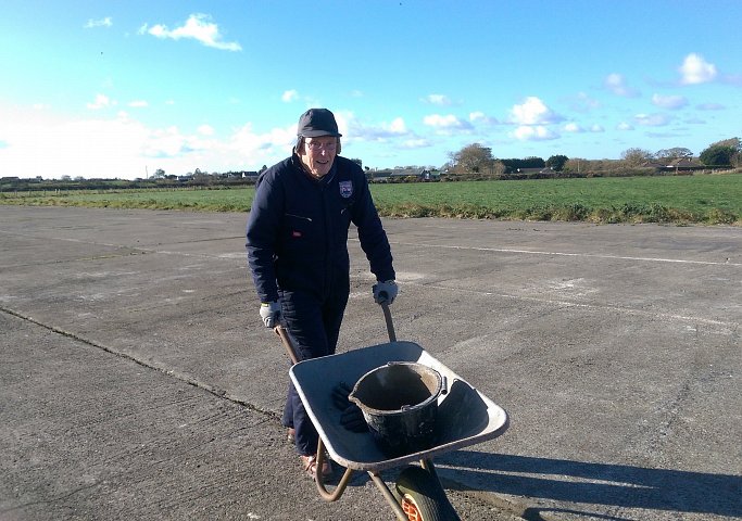 20161107 Runway repairs (2)